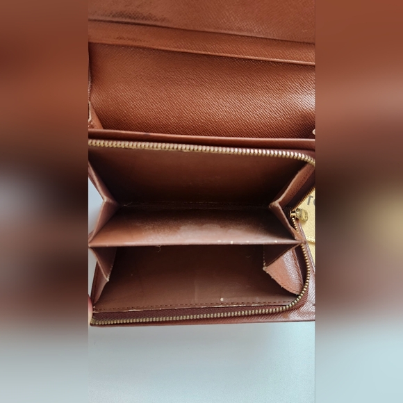 ✨️Louis Vuitton Vintage Monogram Snap Wallet - Picture 7 of 13